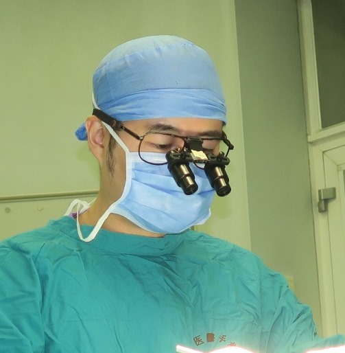 1582709794292.jpg 李海东 简介 照片.jpg