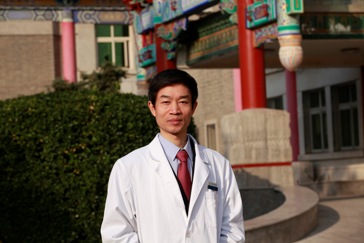 1582724988326.jpg 杨斌简介照片6 杨斌-整形医院2012.jpg