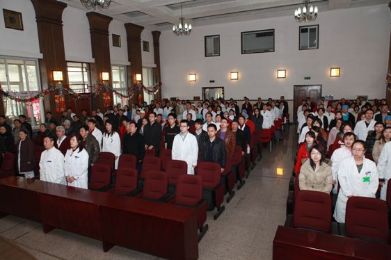 1581734952308.jpg 整形外科医院院所报2012年第二期第一版5.jpg