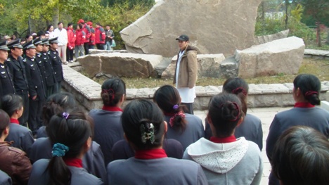 1581745529136.jpg 整形外科医院院所报2013年第一期第四版1.jpg