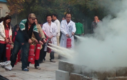 1581745549917.jpg 整形外科医院院所报2013年第一期第四版2.jpg