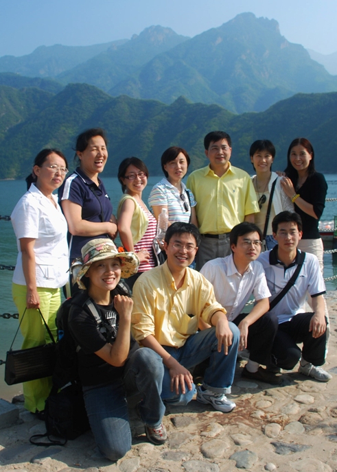 1582719646105.jpg 章庆国科室全体照片2.jpg